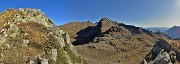 37 Salendo allla Cima di Mezzeno sulla traccia in cresta